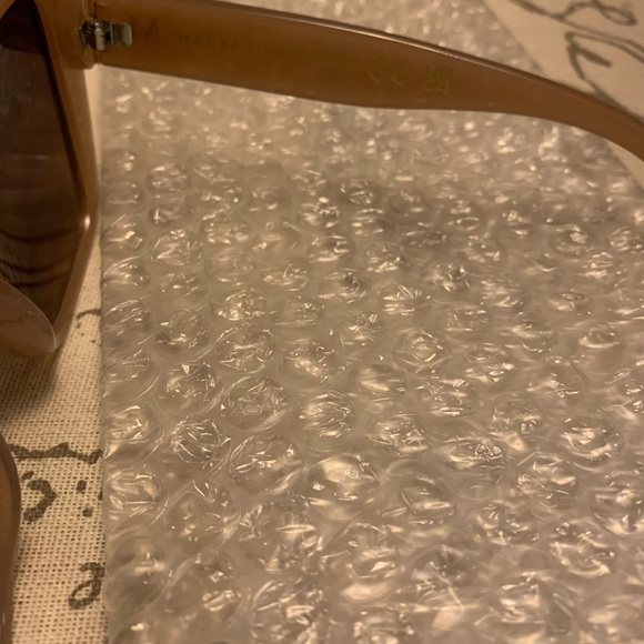 Martha Stewart beige colored sunglasses. - Picture 3 of 6